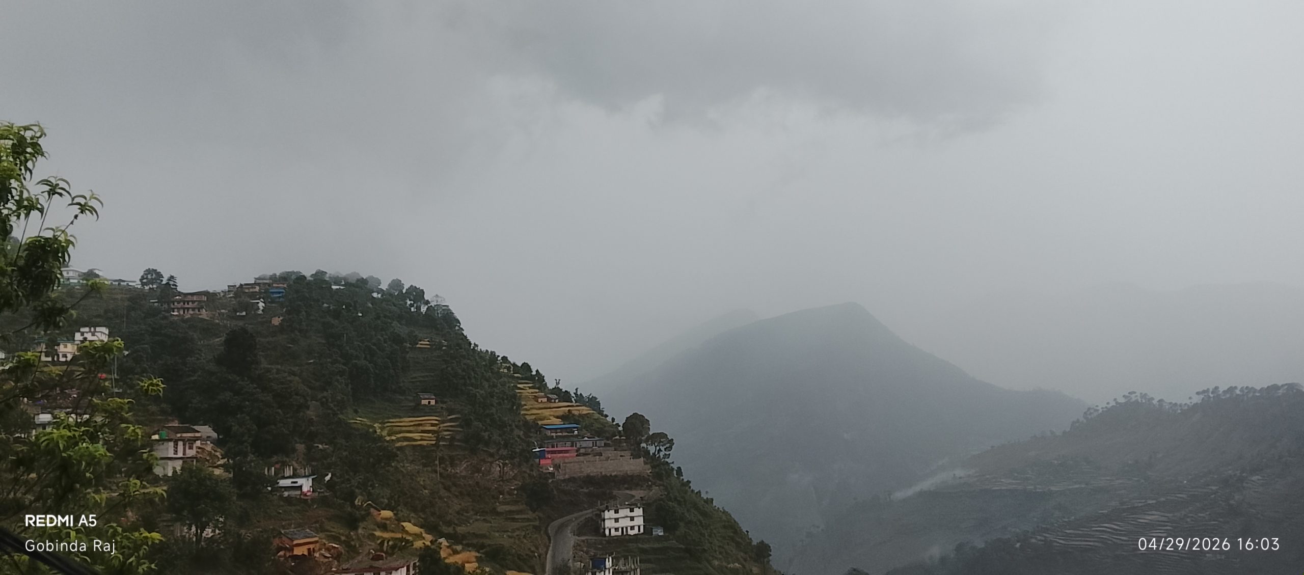 बाजुरामा हावाहुरीसहित चट्याङ र असिनापानी : पाकेको गहुँवालीमा क्षति