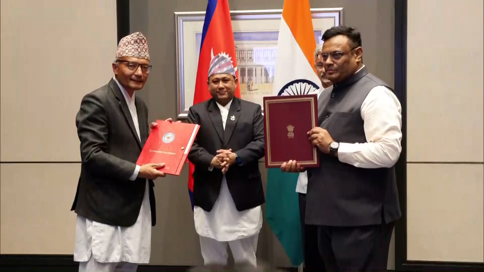 सीमा विवाद कूटनीतिक संवादबाट समाधान गर्नुपर्छ : परराष्ट्रमन्त्री खनाल